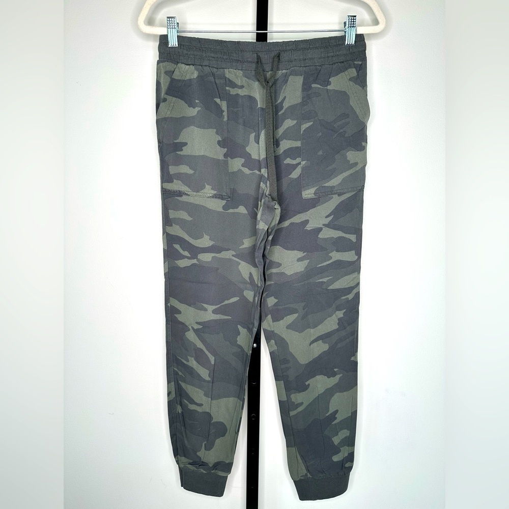 Splendid Women Boardwalk Camo-Print Jogger Pants